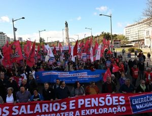 Portekiz’de binlerce işçi maaş artışı talebiyle gösteri yaptı